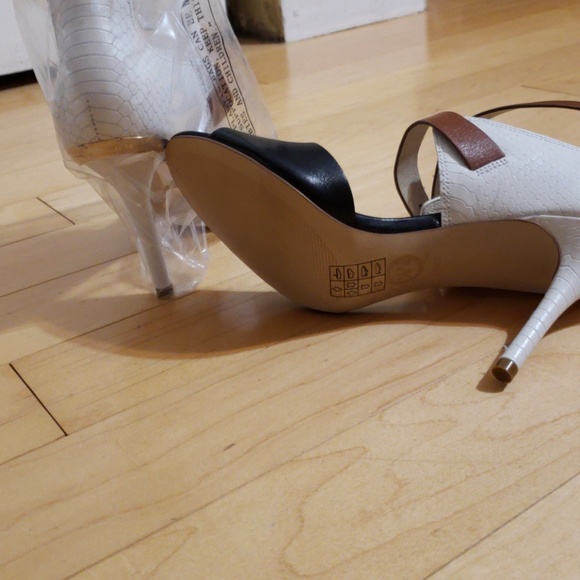 New! Michael Kors sandal - Picture 6 of 6